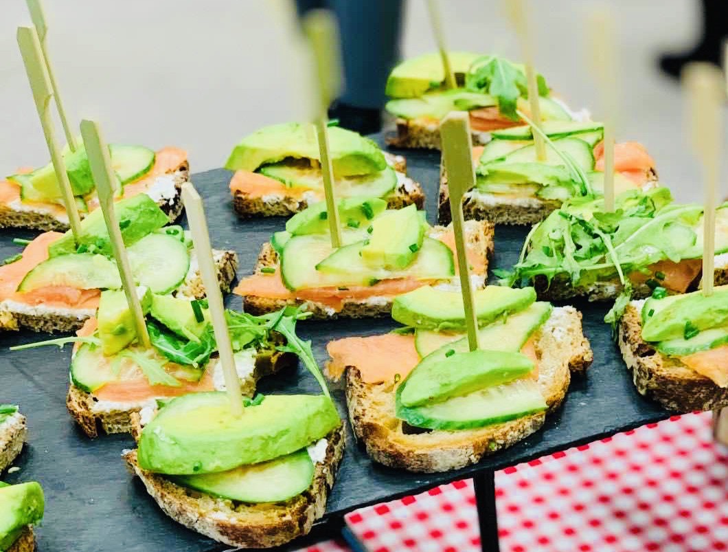 Avocado Toast E Ve Nement Entreprise Traiteur Paris Les Furibons